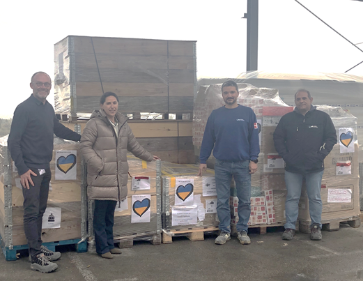 Castellon plant â Torben Molby and the team with donations